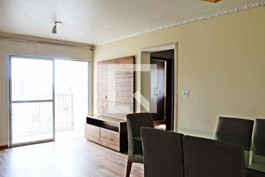 Sala de apartamento para alugar com 2 quartos, 72m² em Itaquera, São Paulo