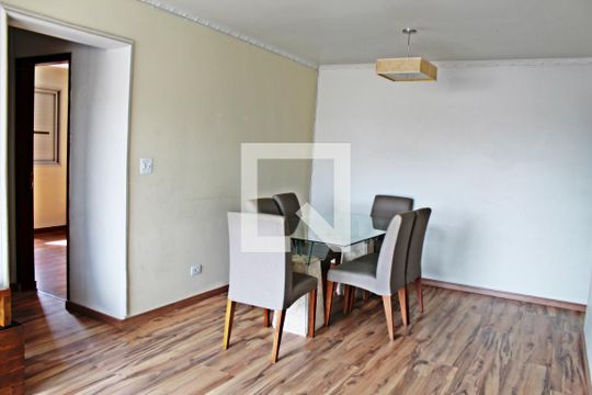 Sala de apartamento para alugar com 2 quartos, 72m² em Itaquera, São Paulo