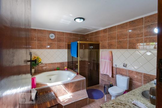 Banheira da Suíte de casa à venda com 2 quartos, 200m² em Vila Anhangüera, Campinas