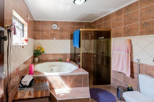 Banheiro da Suíte de casa à venda com 2 quartos, 200m² em Vila Anhangüera, Campinas