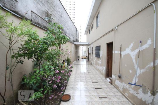 Quintal de casa à venda com 3 quartos, 220m² em Bosque da Saúde, São Paulo