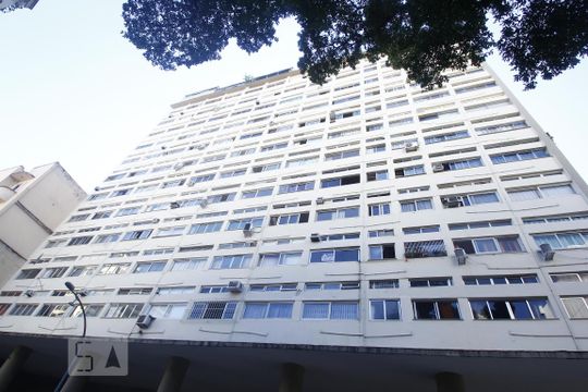 Fachada do Prédio de apartamento à venda com 1 quarto, 42m² em Centro, Rio de Janeiro