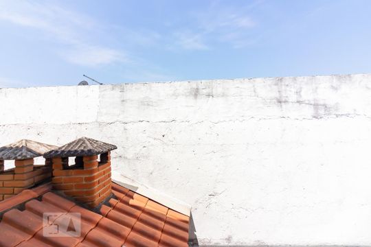 Vista de casa à venda com 3 quartos, 120m² em Veloso, Osasco