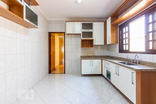Cozinha de casa à venda com 3 quartos, 120m² em Veloso, Osasco