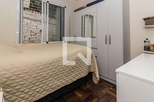 Quarto de apartamento à venda com 3 quartos, 84m² em Medianeira, Porto Alegre