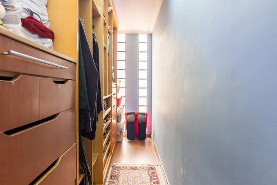 Closet de casa à venda com 3 quartos, 250m² em Pestana, Osasco