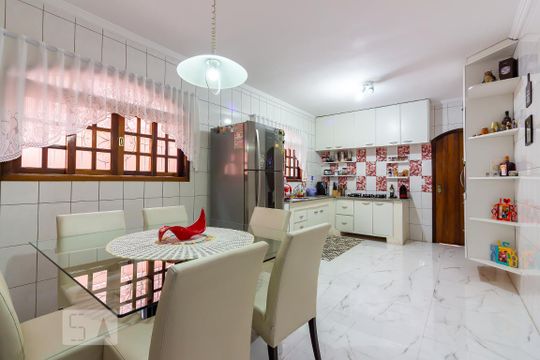 Cozinha de casa à venda com 3 quartos, 250m² em Pestana, Osasco
