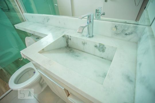 Banheiro Suite - Torneira de apartamento para alugar com 2 quartos, 60m² em Vila Guarani (zona Sul), São Paulo