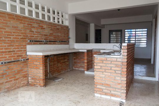 Studio de casa à venda com 4 quartos, 300m² em Vila Paulo Silas, São Paulo