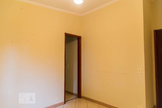 Quarto de casa à venda com 4 quartos, 144m² em Vila Guarani, São Paulo