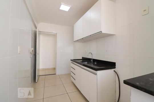 Cozinha de apartamento para alugar com 2 quartos, 63m² em Setor Bueno, Goiânia