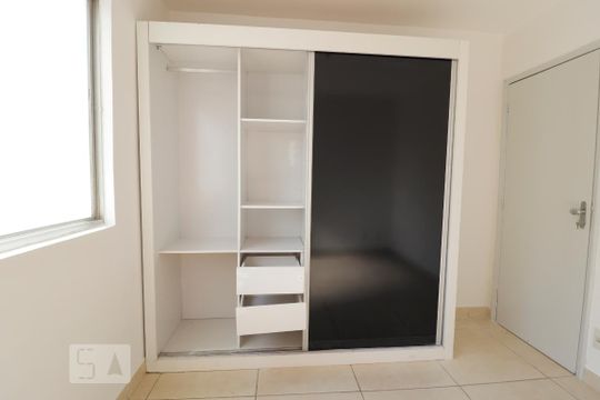 Suíte de apartamento para alugar com 2 quartos, 63m² em Setor Bueno, Goiânia