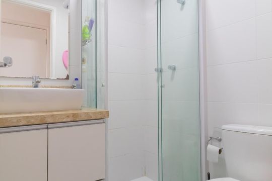 Banheiro da Suíte de apartamento à venda com 2 quartos, 54m² em Chácara Cruzeiro do Sul, São Paulo