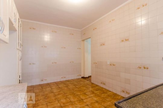 Cozinha 1 de casa à venda com 4 quartos, 250m² em Jardim Santa Cecília, Guarulhos