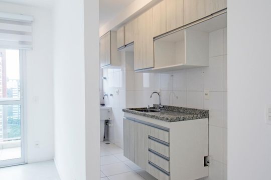 Cozinha de apartamento para alugar com 1 quarto, 36m² em Santo Amaro, São Paulo