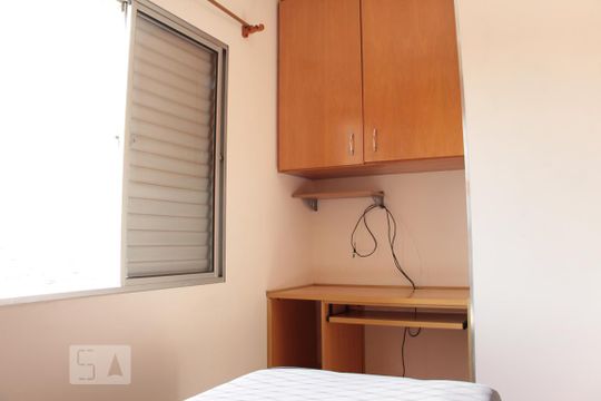Quarto 1  de apartamento para alugar com 2 quartos, 48m² em Vila Santa Clara, São Paulo