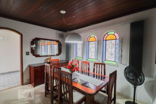Casa à venda com 3 quartos, 250m² em Picanço, Guarulhos