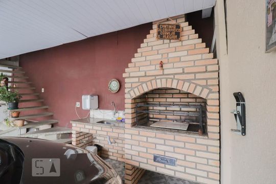 Churrasqueira de casa à venda com 3 quartos, 250m² em Picanço, Guarulhos