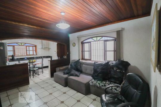 Sala de Estar de casa à venda com 3 quartos, 250m² em Picanço, Guarulhos