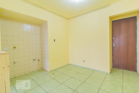 Cozinha de apartamento para alugar com 1 quarto, 40m² em Centro, Curitiba