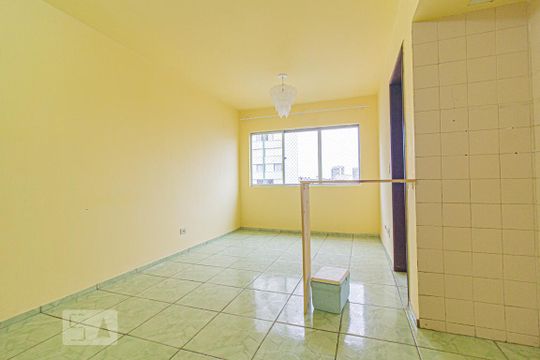 Cozinha de apartamento para alugar com 1 quarto, 40m² em Centro, Curitiba