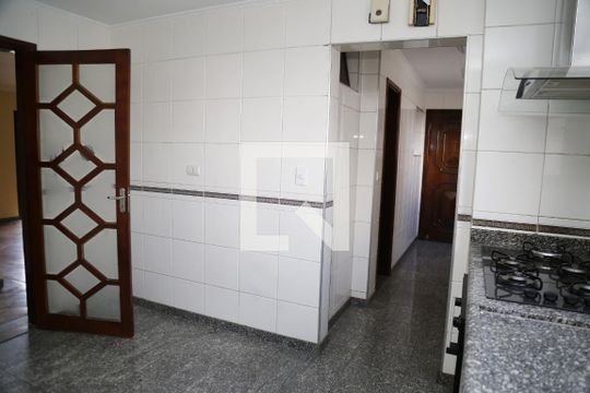 Cozinha de apartamento à venda com 4 quartos, 120m² em Vila São Vicente, São Paulo