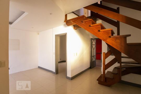 Sala de casa à venda com 3 quartos, 135m² em Santana, Porto Alegre