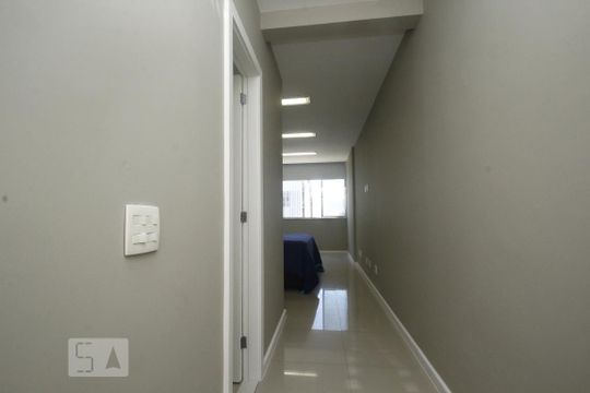 Corredor de kitnet/studio à venda com 1 quarto, 30m² em Centro, Rio de Janeiro