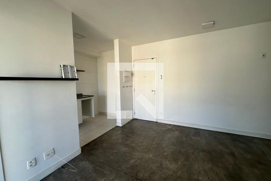 Sala de apartamento para alugar com 2 quartos, 62m² em Alphaville Empresarial, Barueri