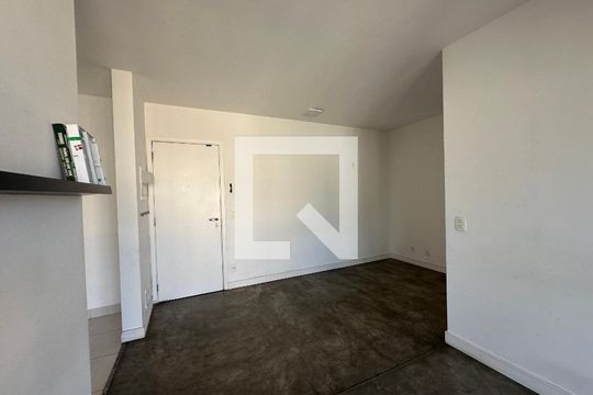 Sala de apartamento para alugar com 2 quartos, 62m² em Alphaville Empresarial, Barueri