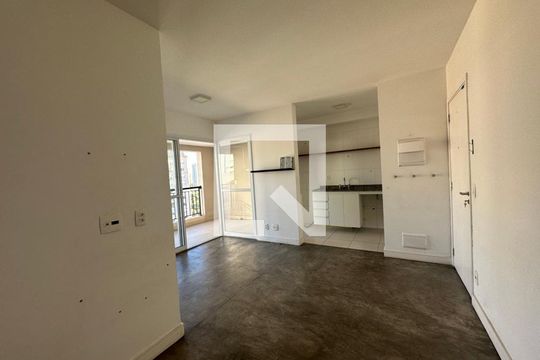 Sala de apartamento para alugar com 2 quartos, 62m² em Alphaville Empresarial, Barueri