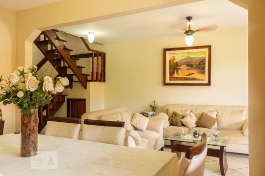 Casa de Condomínio para alugar com 5 quartos, 287m² em Campo Grande, Rio de Janeiro