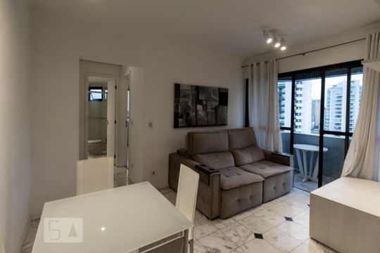 Sala de apartamento para alugar com 1 quarto, 50m² em Indianópolis, São Paulo
