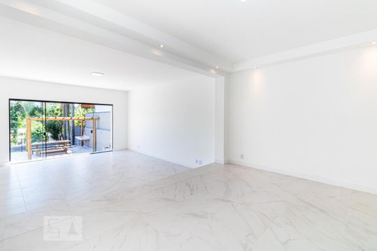Casa à venda com 5 quartos, 450m² em Barro Branco (zona Norte), São Paulo