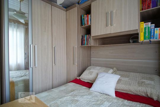 Quarto 2 de casa de condomínio à venda com 2 quartos, 68m² em Mato Grande, Canoas