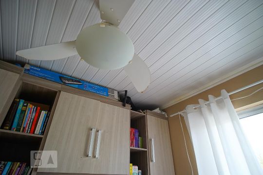 Quarto 2 de casa de condomínio à venda com 2 quartos, 68m² em Mato Grande, Canoas
