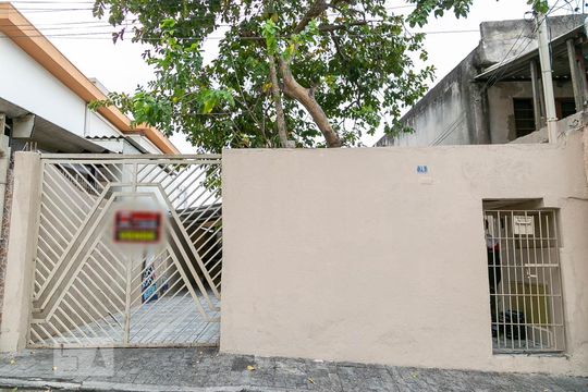 Fachada de casa à venda com 4 quartos, 250m² em Vila Camargos, Guarulhos