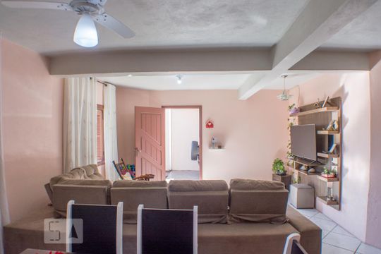 Sala de estar de casa à venda com 4 quartos, 200m² em Feitoria, São Leopoldo