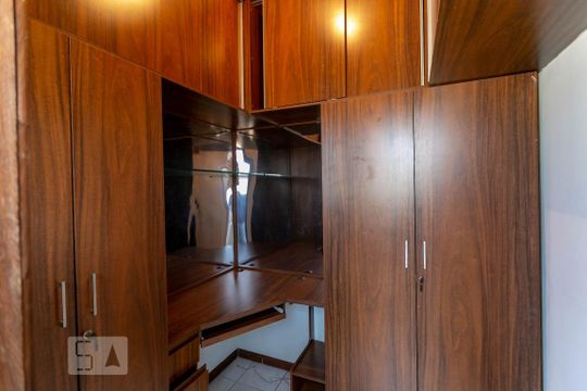 Quarto de Serviço de apartamento à venda com 3 quartos, 170m² em Itapoã, Belo Horizonte