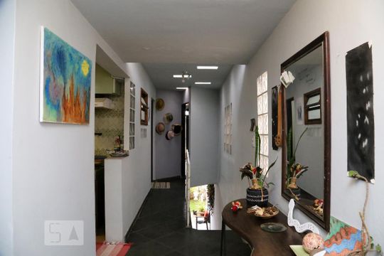 Corredor de casa à venda com 3 quartos, 130m² em Jardim Monte Alegre, Taboão da Serra