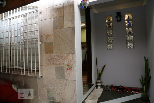 Entrada de casa à venda com 3 quartos, 130m² em Jardim Monte Alegre, Taboão da Serra