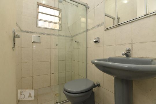 Banheiro de casa para alugar com 2 quartos, 120m² em Vila Anglo Brasileira, São Paulo