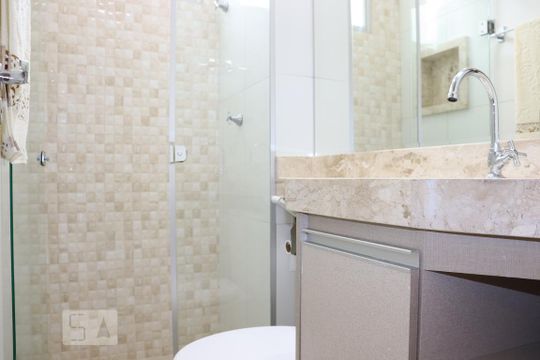 Banheiro de apartamento para alugar com 2 quartos, 50m² em Setor Negrão de Lima, Goiânia