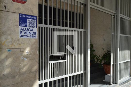 Fachada + Plaquinha de kitnet/studio à venda com 1 quarto, 39m² em Liberdade, São Paulo
