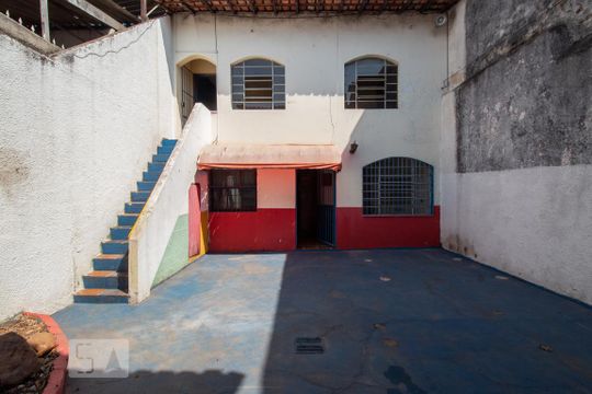 Quintal  de casa à venda com 4 quartos, 300m² em Ipiranga, São Paulo