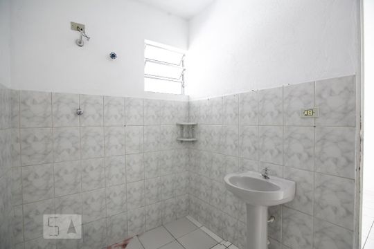 Banheiro de casa para alugar com 2 quartos, 60m² em Cidade Antônio Estevão de Carvalho, São Paulo