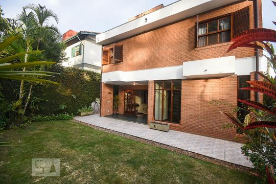 Fachada posterior de casa de condomínio à venda com 3 quartos, 280m² em Jardim Morumbi, São Paulo