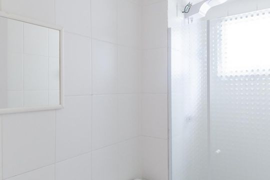 Banheiro de apartamento à venda com 3 quartos, 62m² em Centro, Diadema