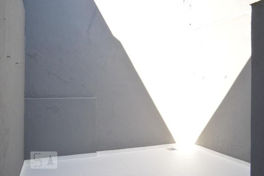 Quintal de casa para alugar com 2 quartos, 100m² em Quinta da Paineira, São Paulo