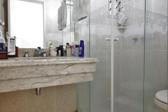Banheiro de apartamento à venda com 3 quartos, 65m² em Vila Andrade, São Paulo